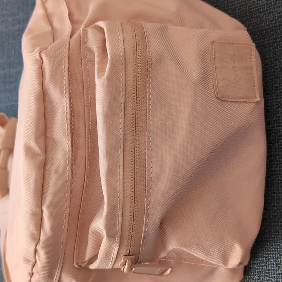 HERSCHEL BAG EUC - Picture 3 of 13